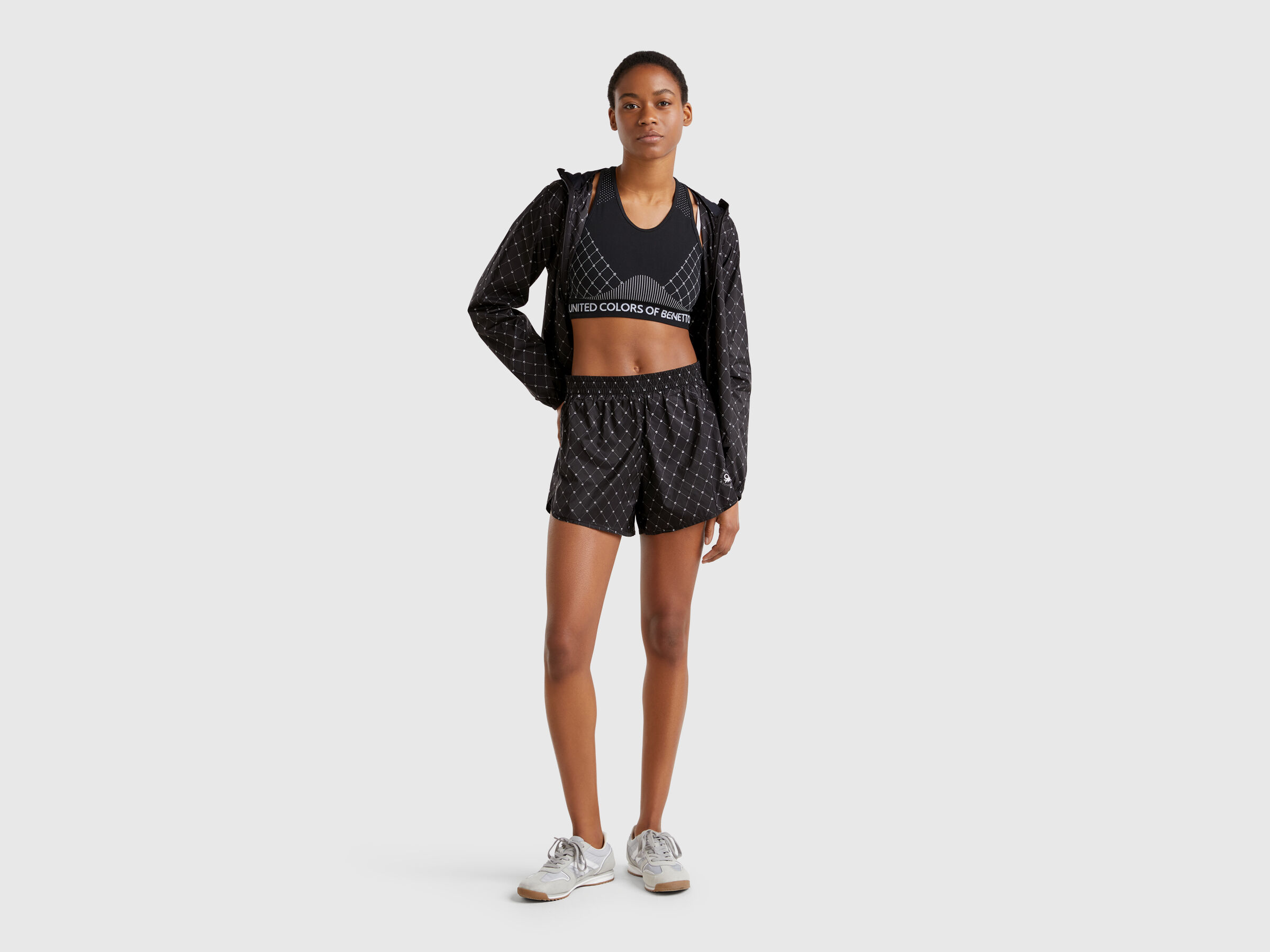 SHORTS Women image number 2