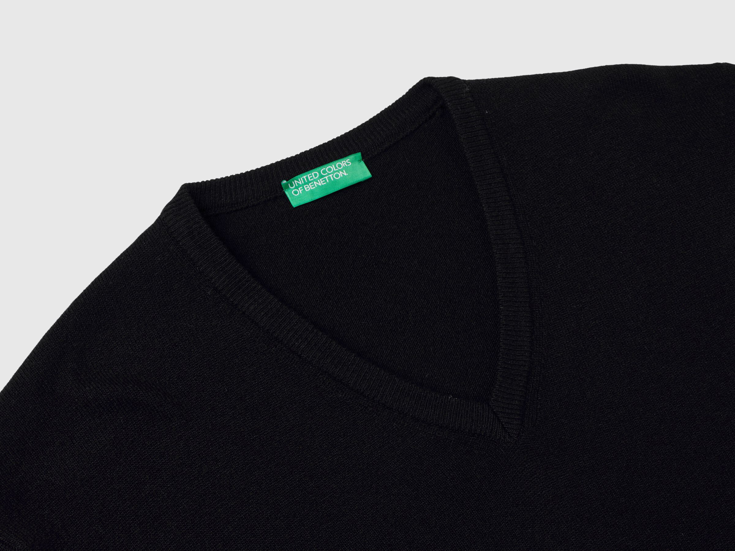 V NECK SWEATER L/S Men image number 5