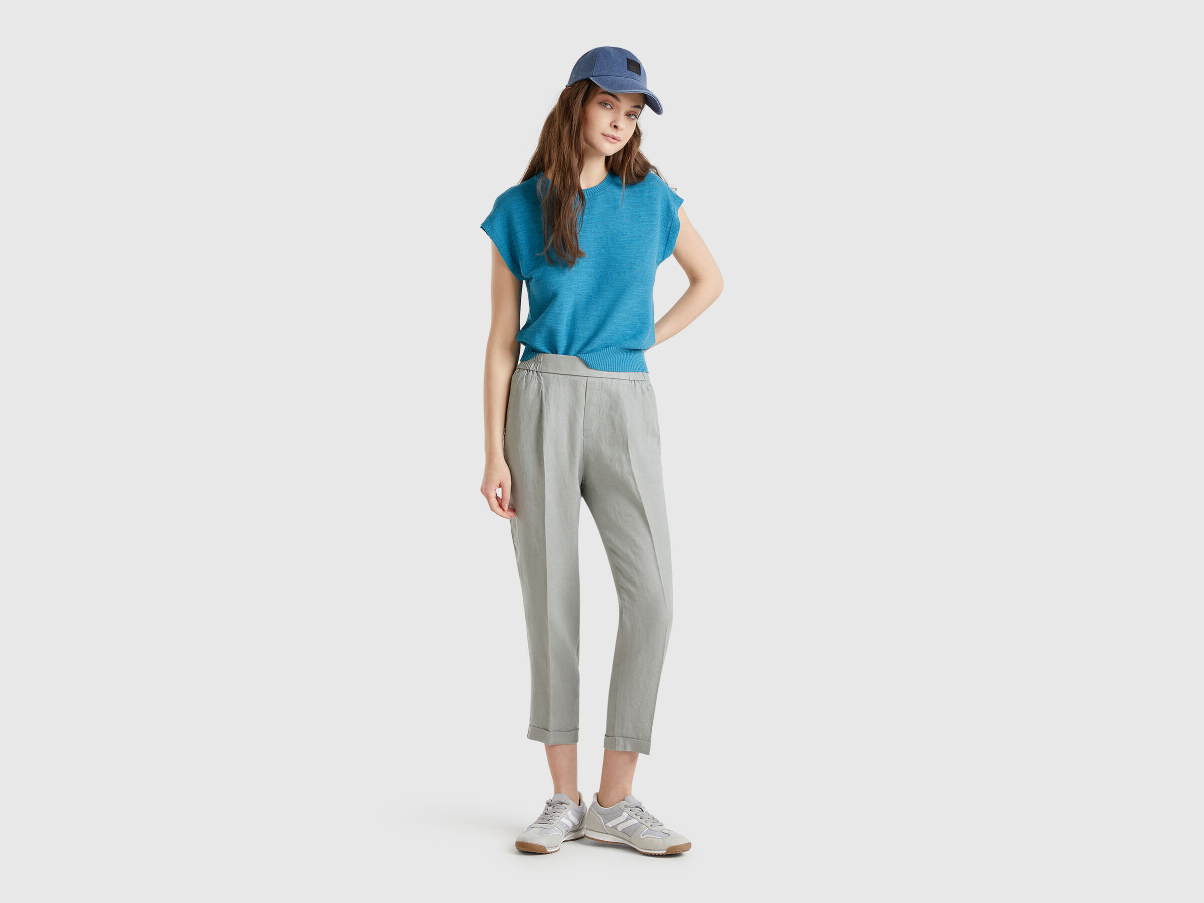 SLEEVELESS SWEATER Women image number 2