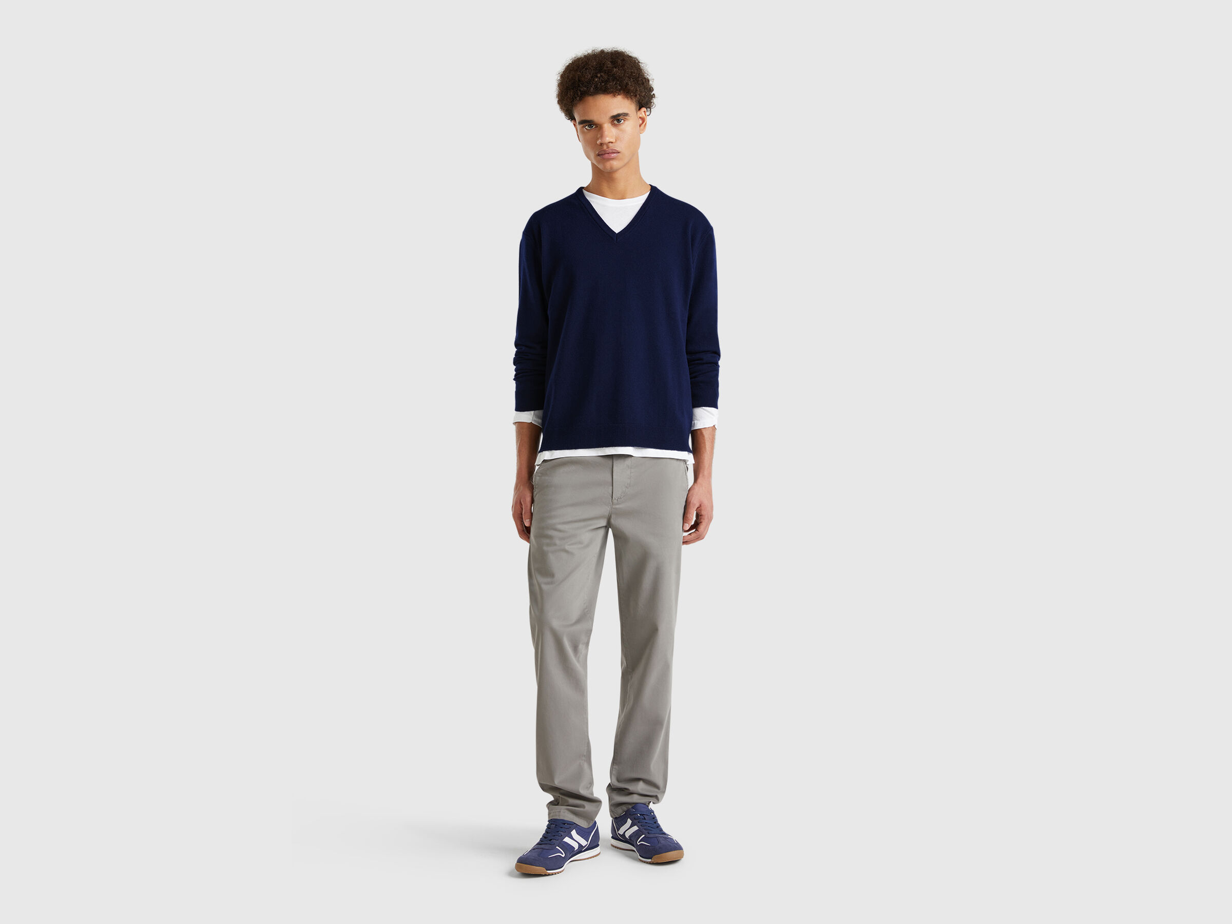 V NECK SWEATER L/S Men image number 2