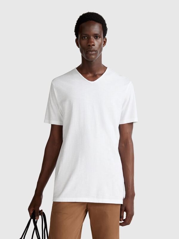 100% cotton t-shirt with V-neck Men