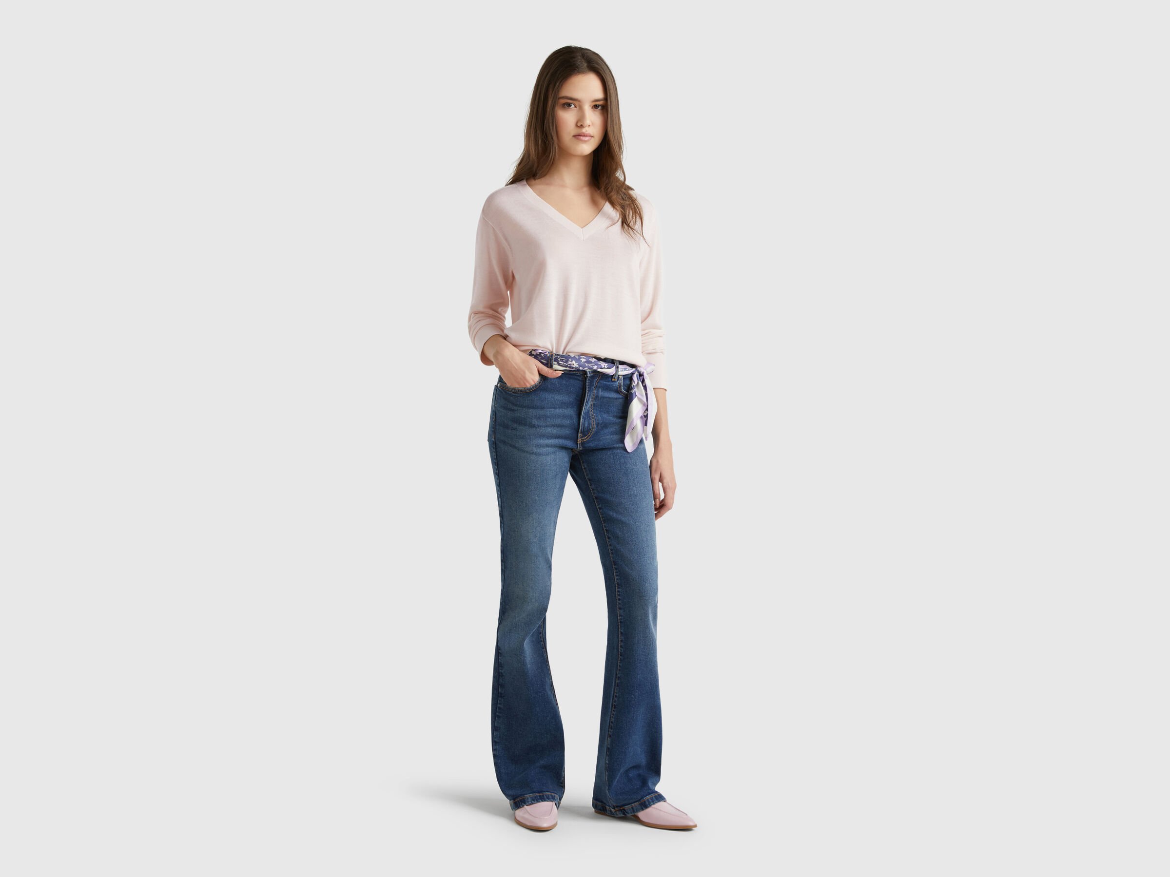 V NECK SWEATER L/S Women image number 2