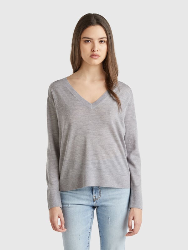Sweater with V-neck in pure Merino wool Women
