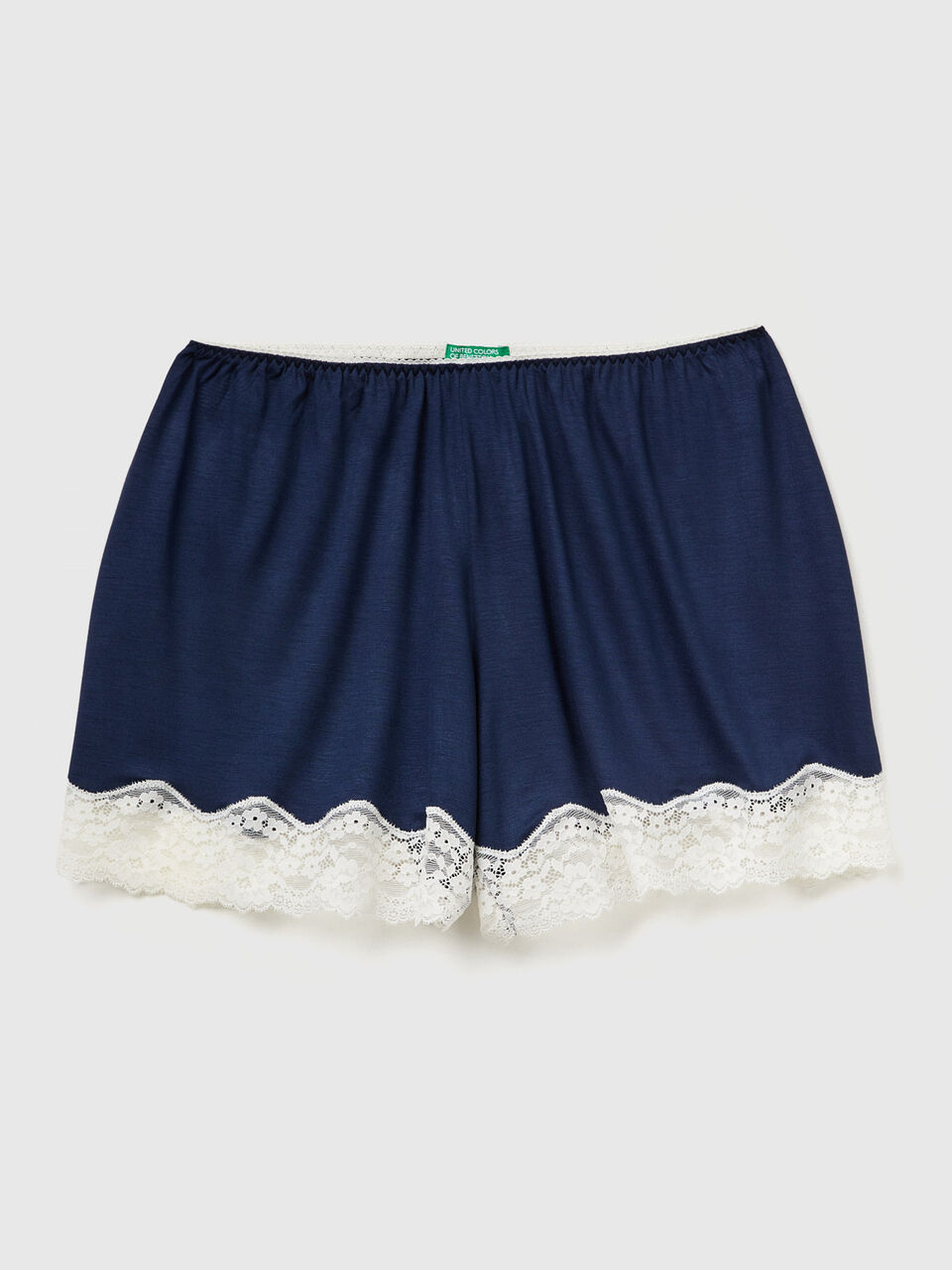 SHORTS Women image number null