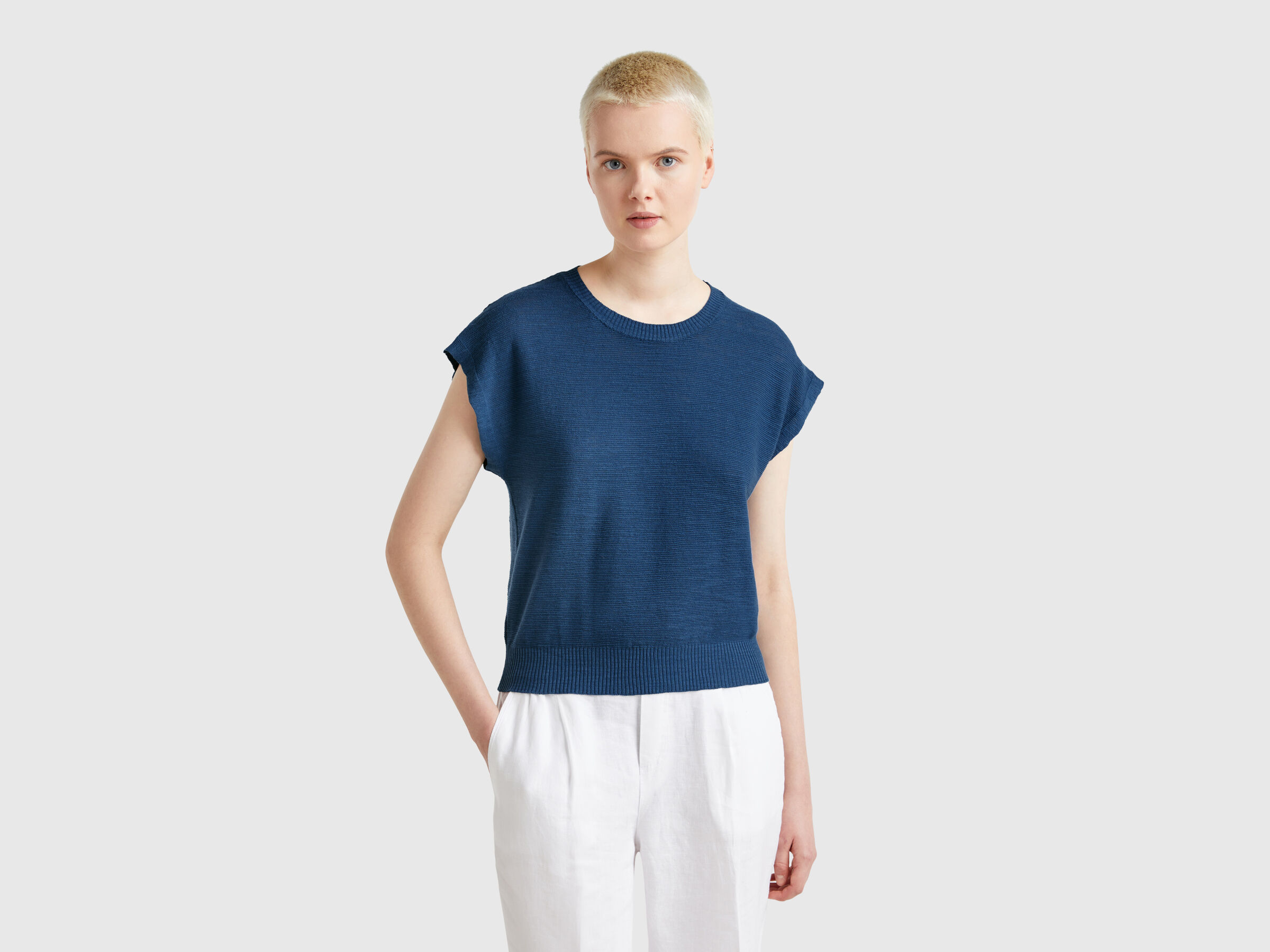SLEEVELESS SWEATER Women image number 0