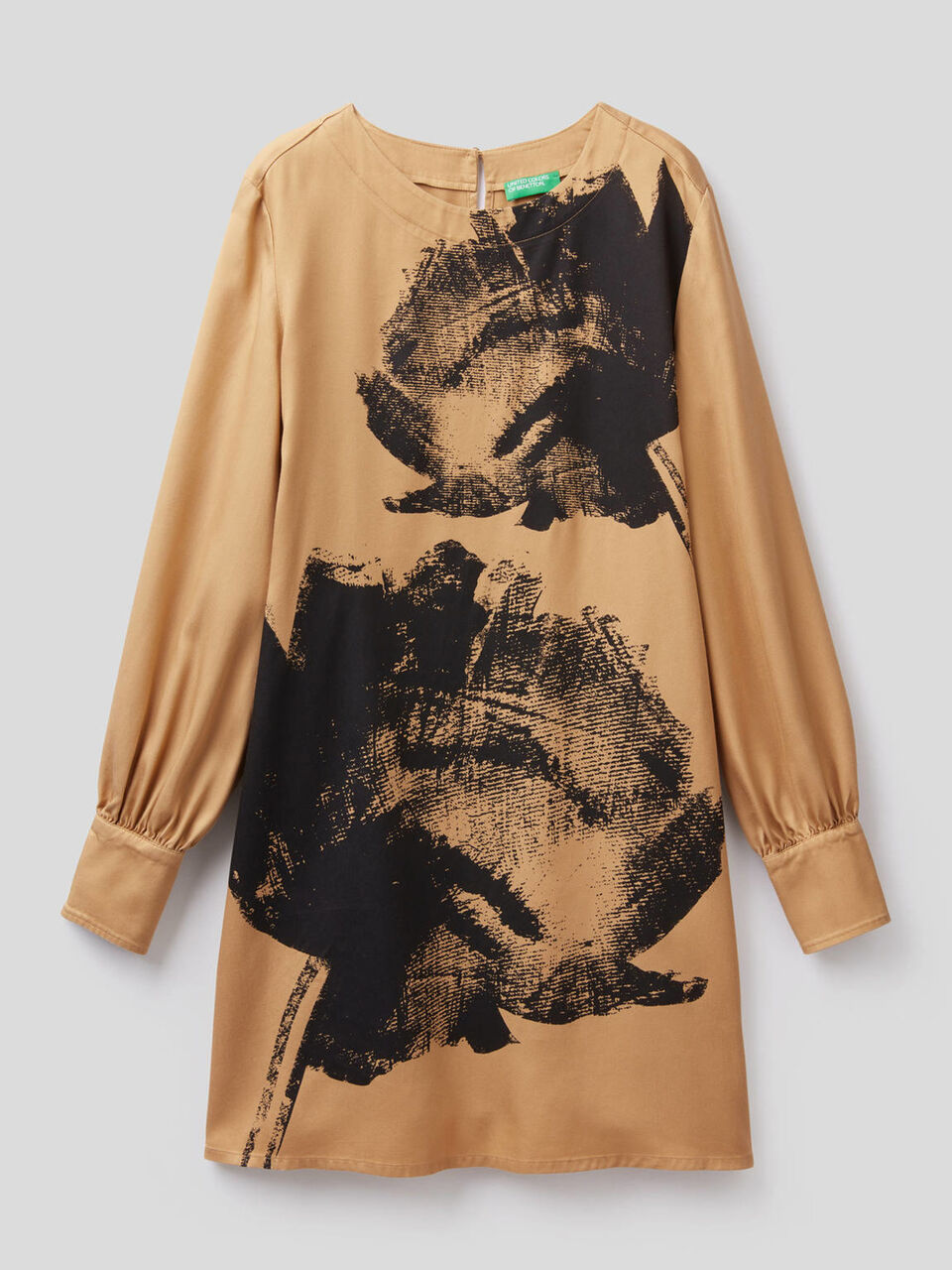 Dress with puff sleeves image number 1
