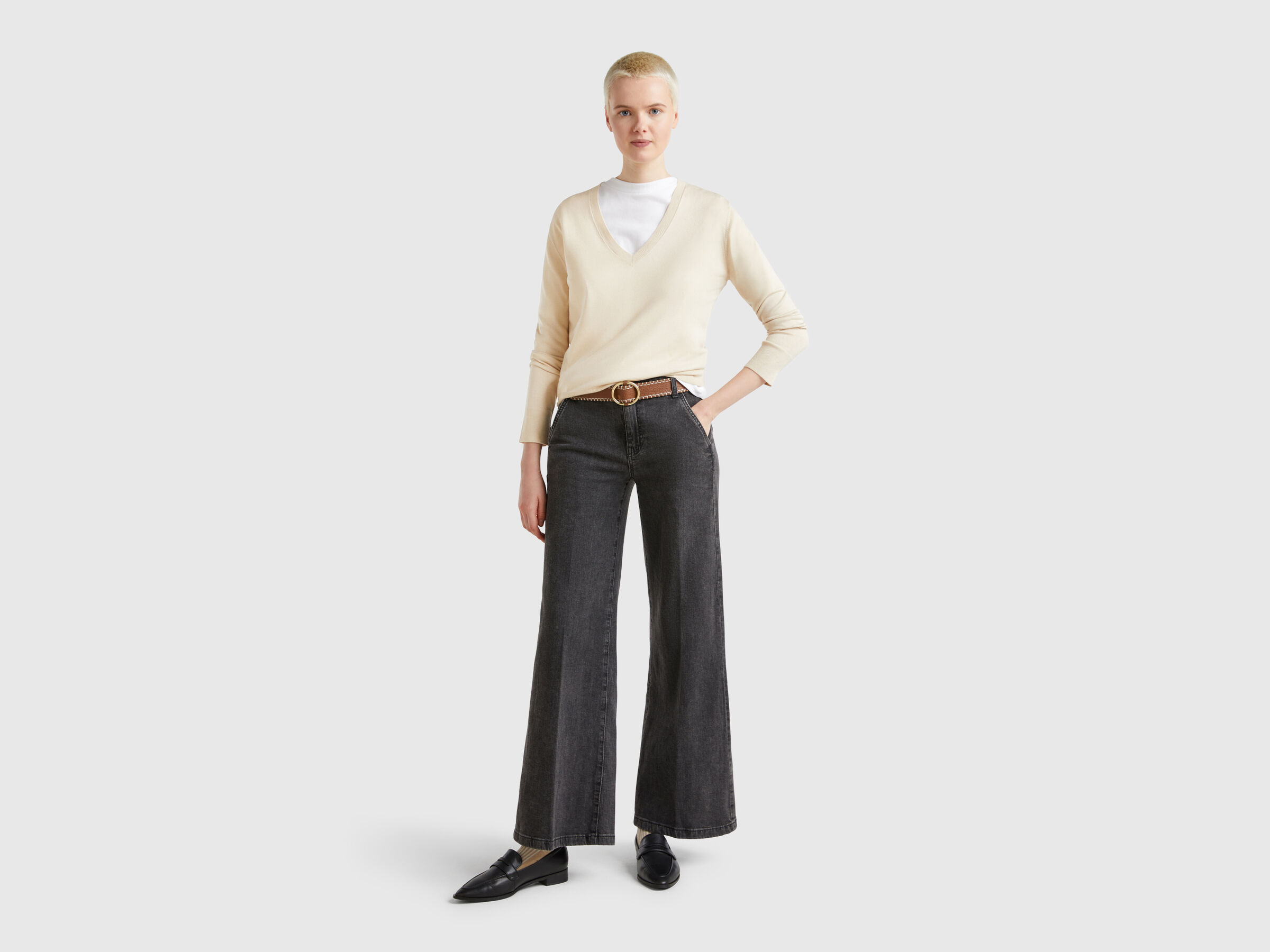 V NECK SWEATER L/S Women image number 2