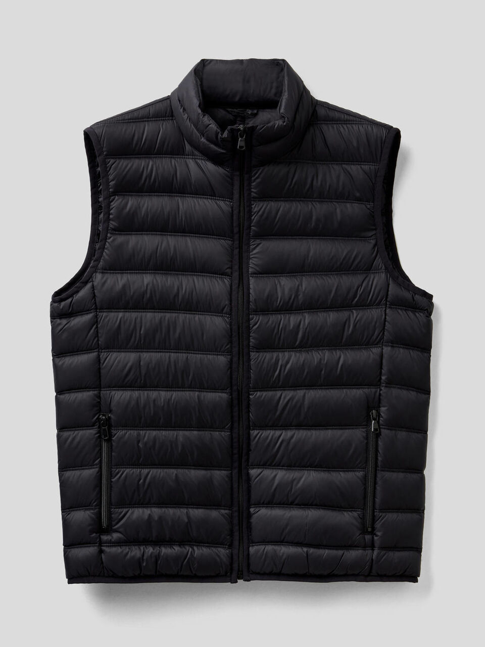 Lightweight sleeveless puffer jacket image number 1