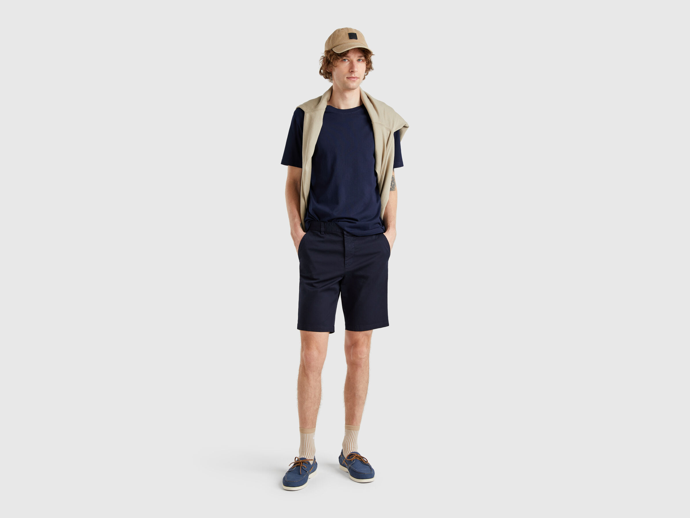 BERMUDA Men image number 2
