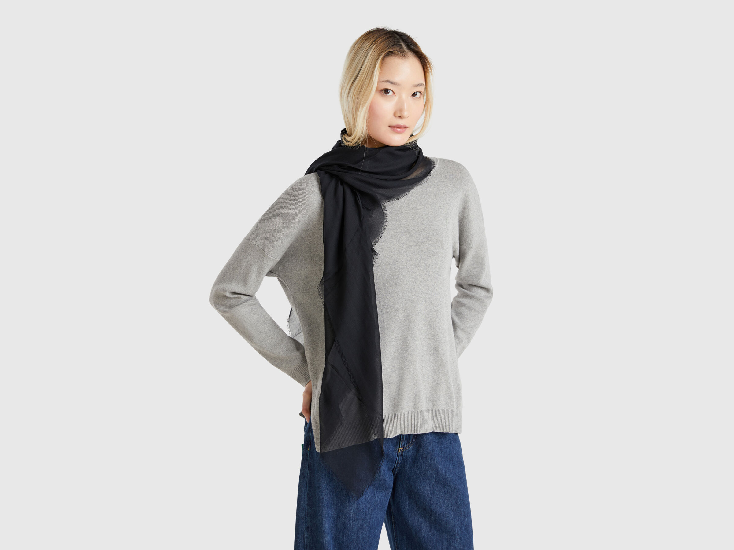 SCARF Women image number 2