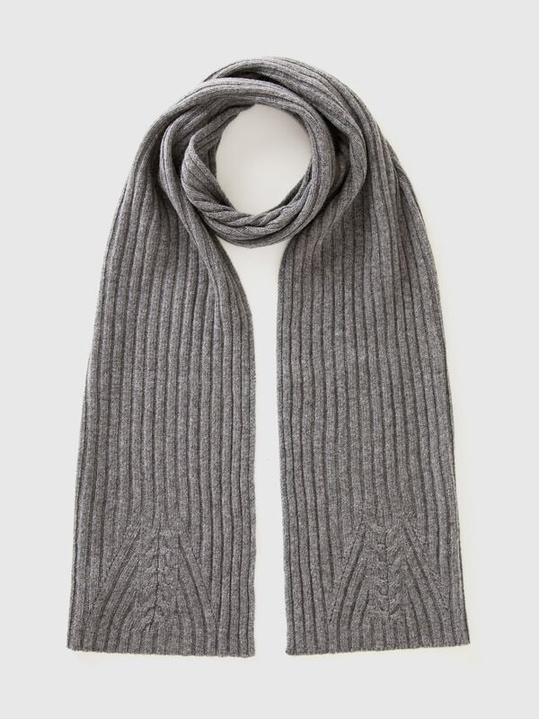 Scarf with cable knit Women