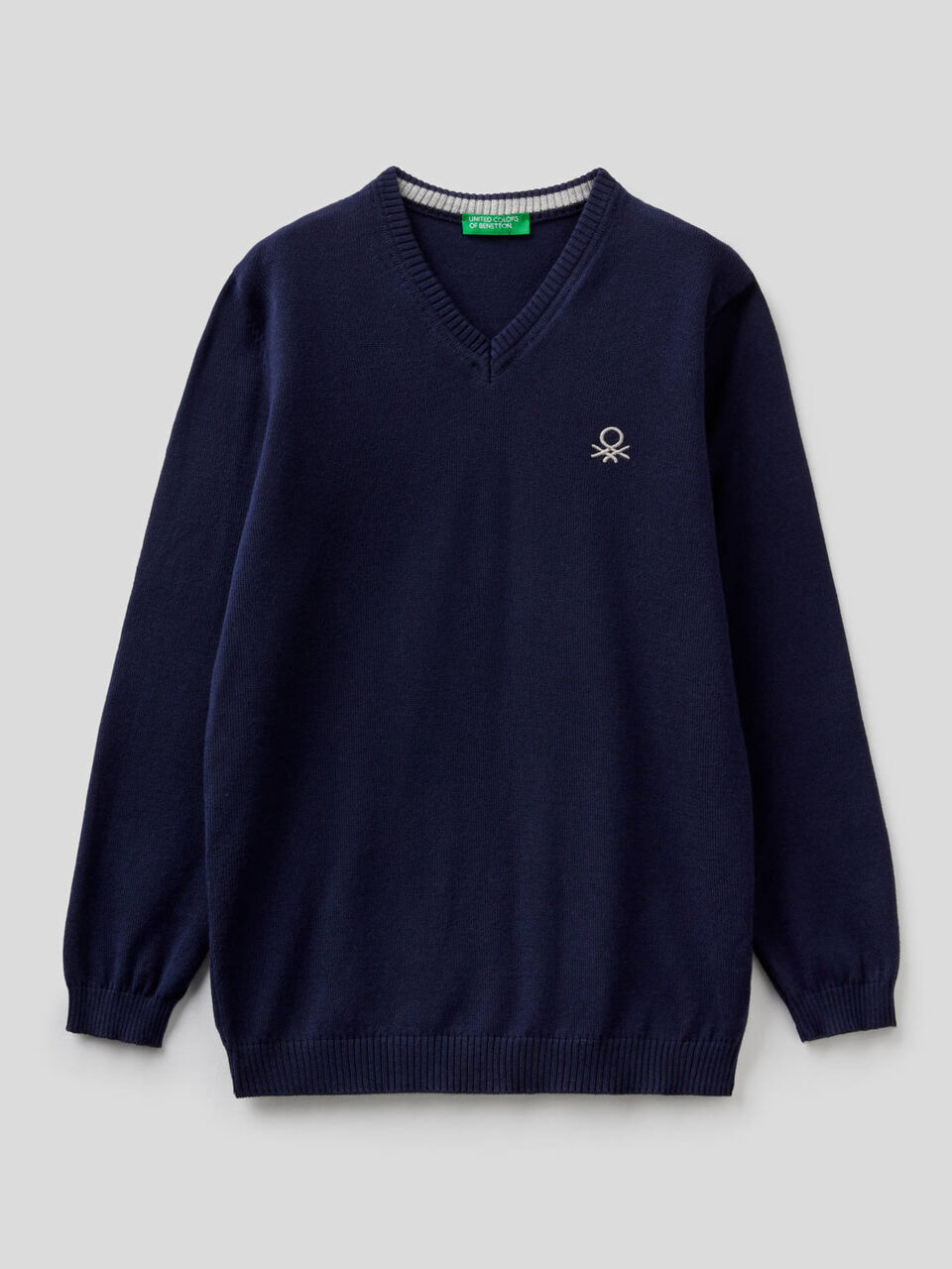 100% cotton V-neck sweater image number 1