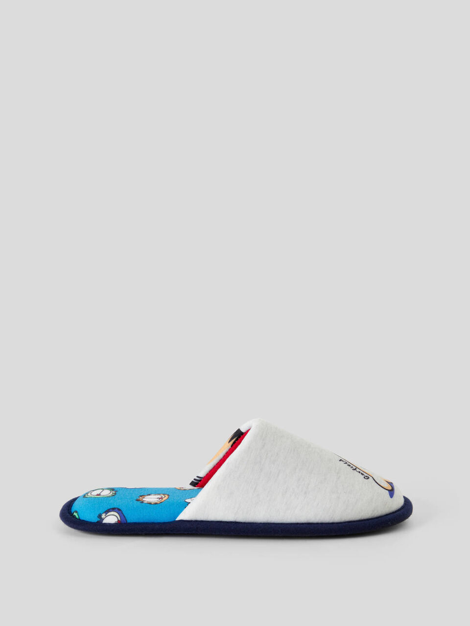 Slippers with Garfield graphic image number 1