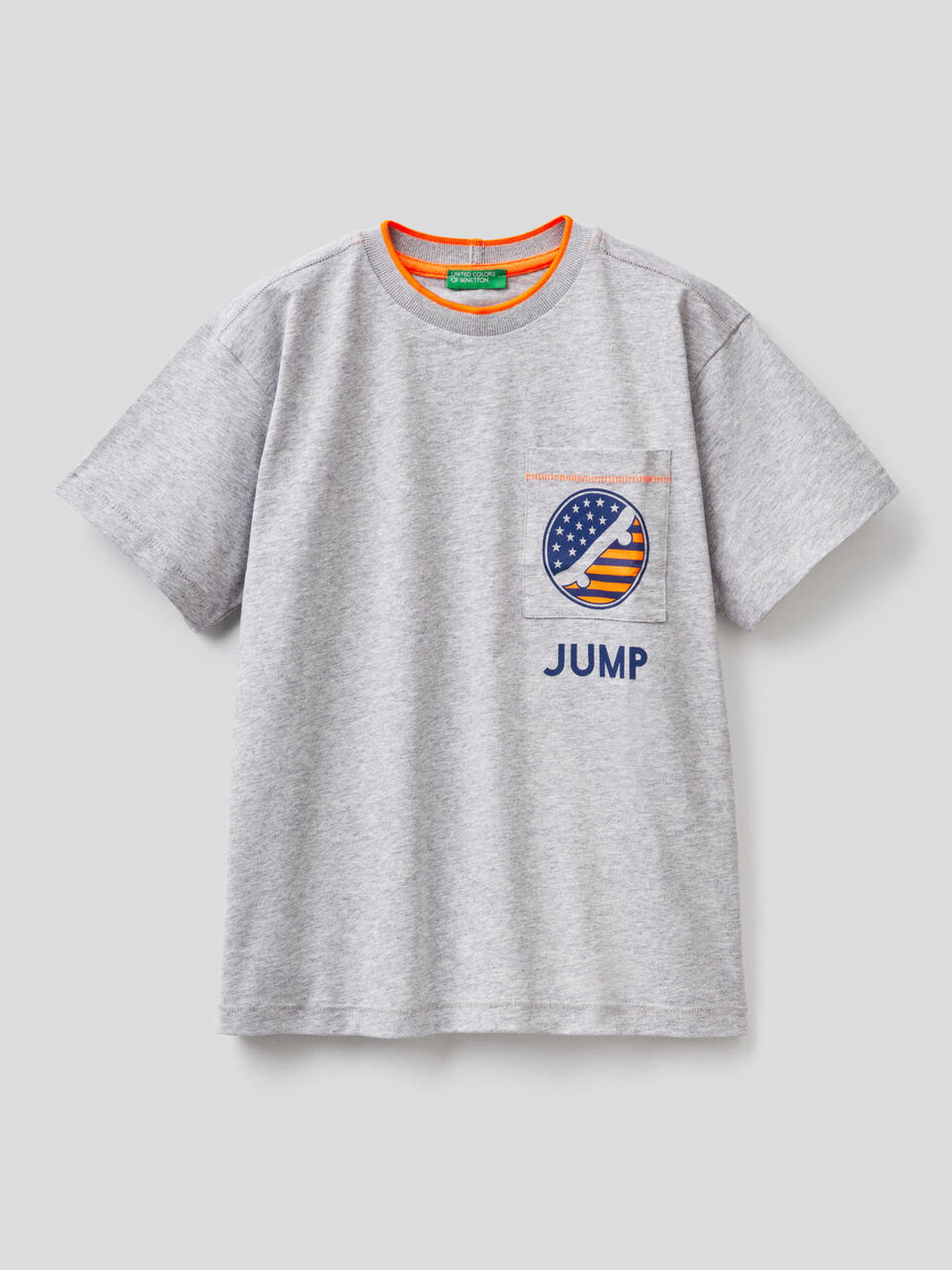 T-shirt with pocket image number 1
