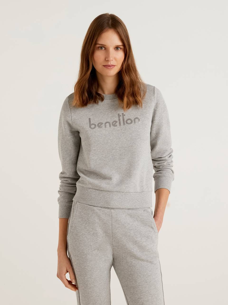 Benetton 100% cotton sweatshirt with logo print. 1 Benetton 100% cotton sweatshirt with logo print. 1