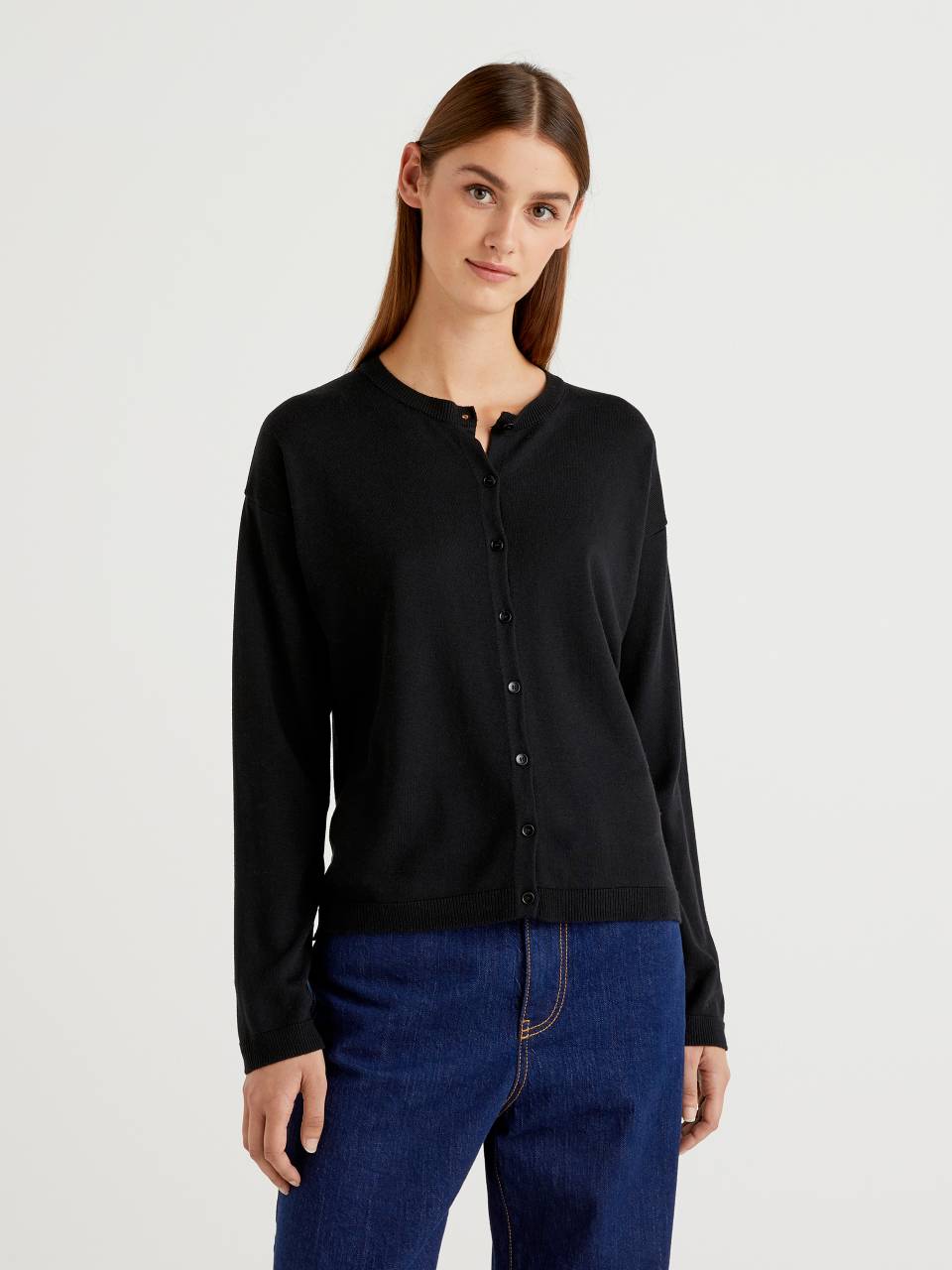 Benetton Crew neck cardigan with buttons. 1 Benetton Crew neck cardigan with buttons. 1