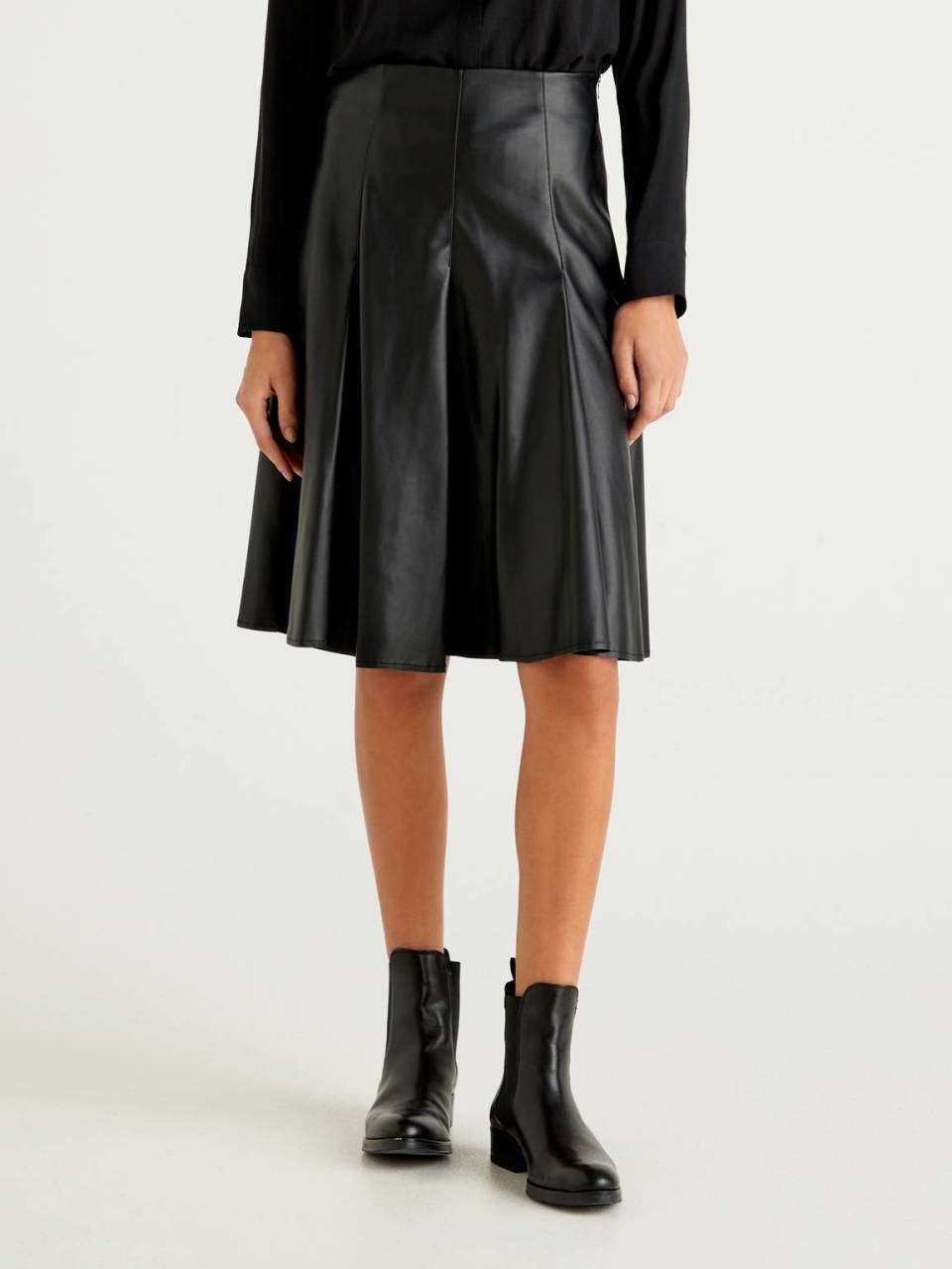 Benetton Skirt with pleats in imitation leather fabric - 4IVR507S4_100
