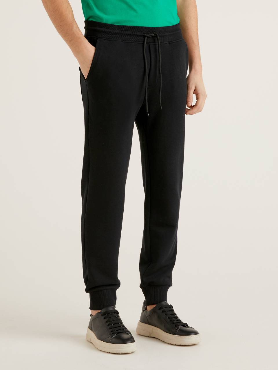Benetton Sweat joggers in 100% cotton. 1 Benetton Sweat joggers in 100% cotton. 1