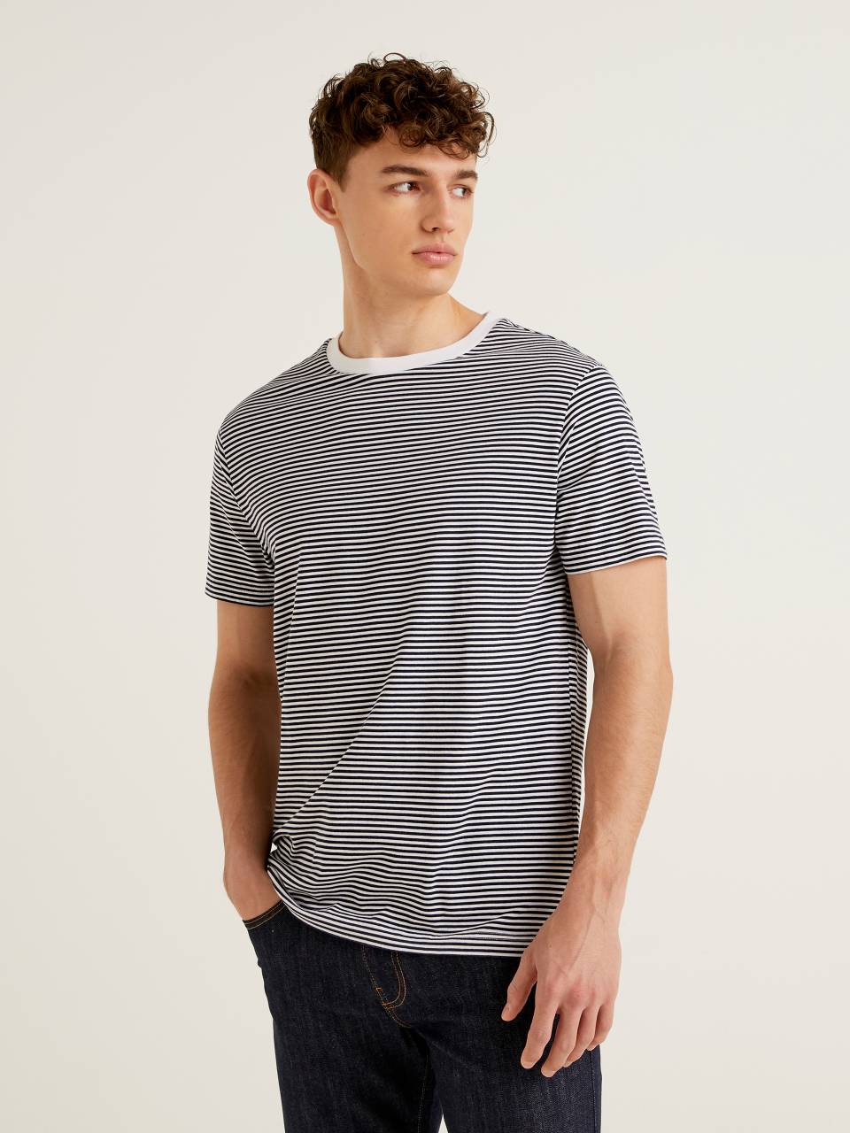 Benetton Striped t-shirt in 100% cotton. 1